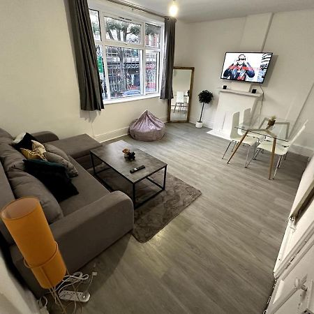Wonderful 2 Bedroom On Tower Bridge Londra Dış mekan fotoğraf